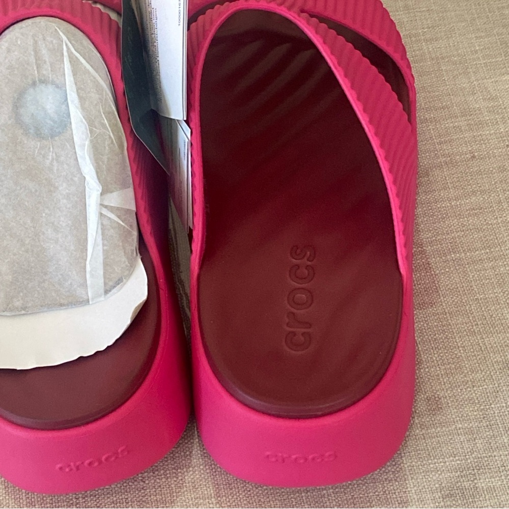 Crocs Women's Getaway Groove Platform H-Strap Sandal | Dragon Fruit - Picture 5 of 12